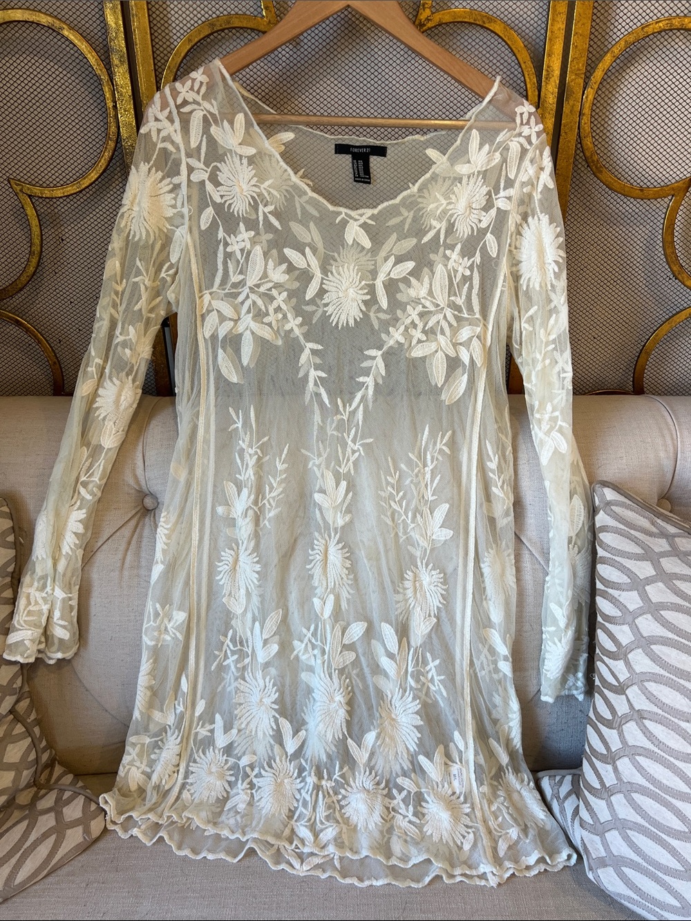 Forever 21 Ivory Sheer Floral Embroidered V-Neck Tunic